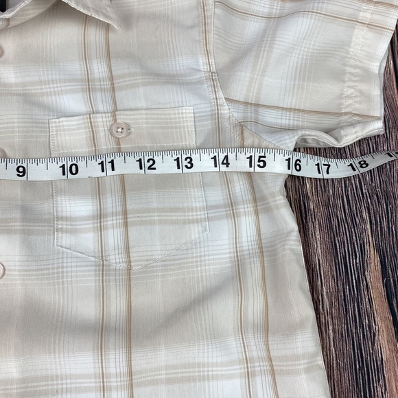 Bruno Boys Cream & Tan Sueded Microfiber Poly Button Down Shirt- Size 6 - Picture 10 of 11